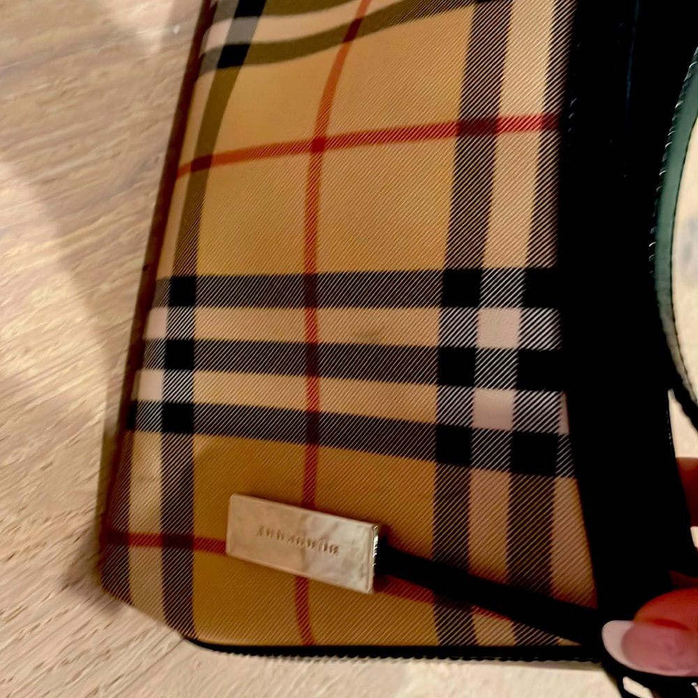 Excelente condition Burberry purse